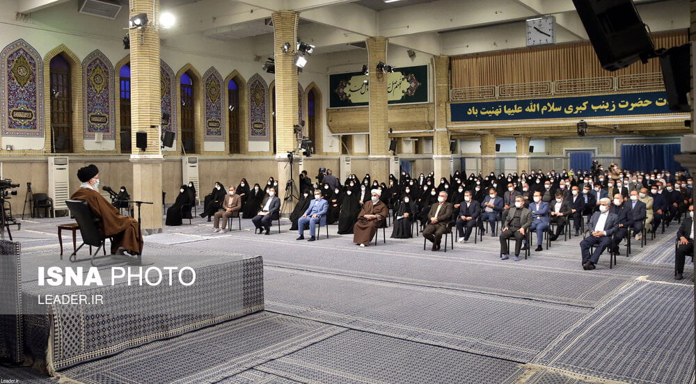 نامه قدردانی وزیر بهداشت از رهبر معظم انقلاب درپی دیدار با جمعی از پرستاران و شهدای مدافع سلامت