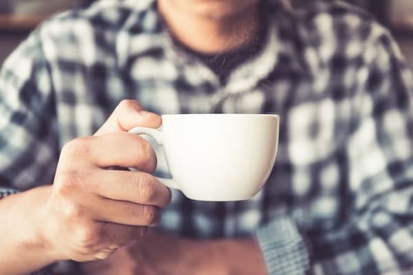آیا قهوه برای تپش قلب ضرر دارد |چگونه تپش قلب ناشی از قهوه را از بین ببریم