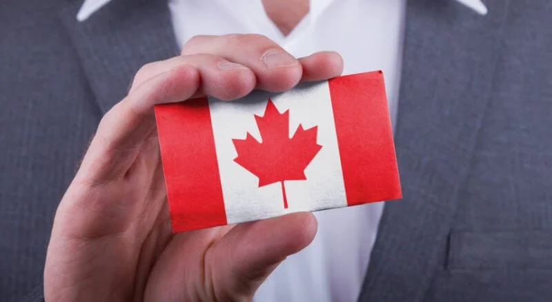What are the benefits of investing in Canada