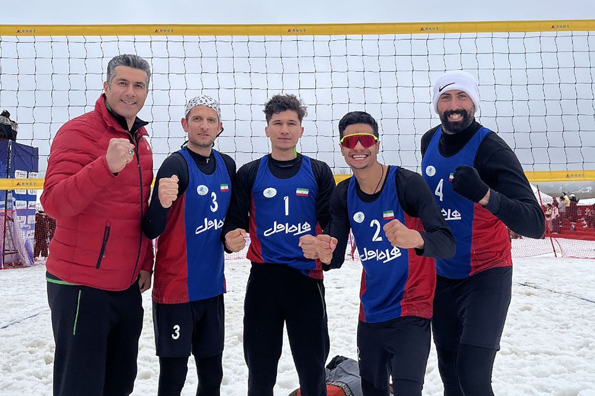 والیبال برفی قهرمانی آسیا| ایران با شکست میزبان فینالیست شد  گام آخر مردان برفی برای کسب قهرمانی آسیا