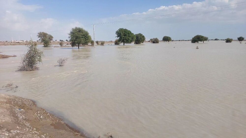 امدادرسانی به ۲۰۰ نفر در سیل و آبگرفتگی ۵ استان/ اسکان اضطراری ۶۴ تن