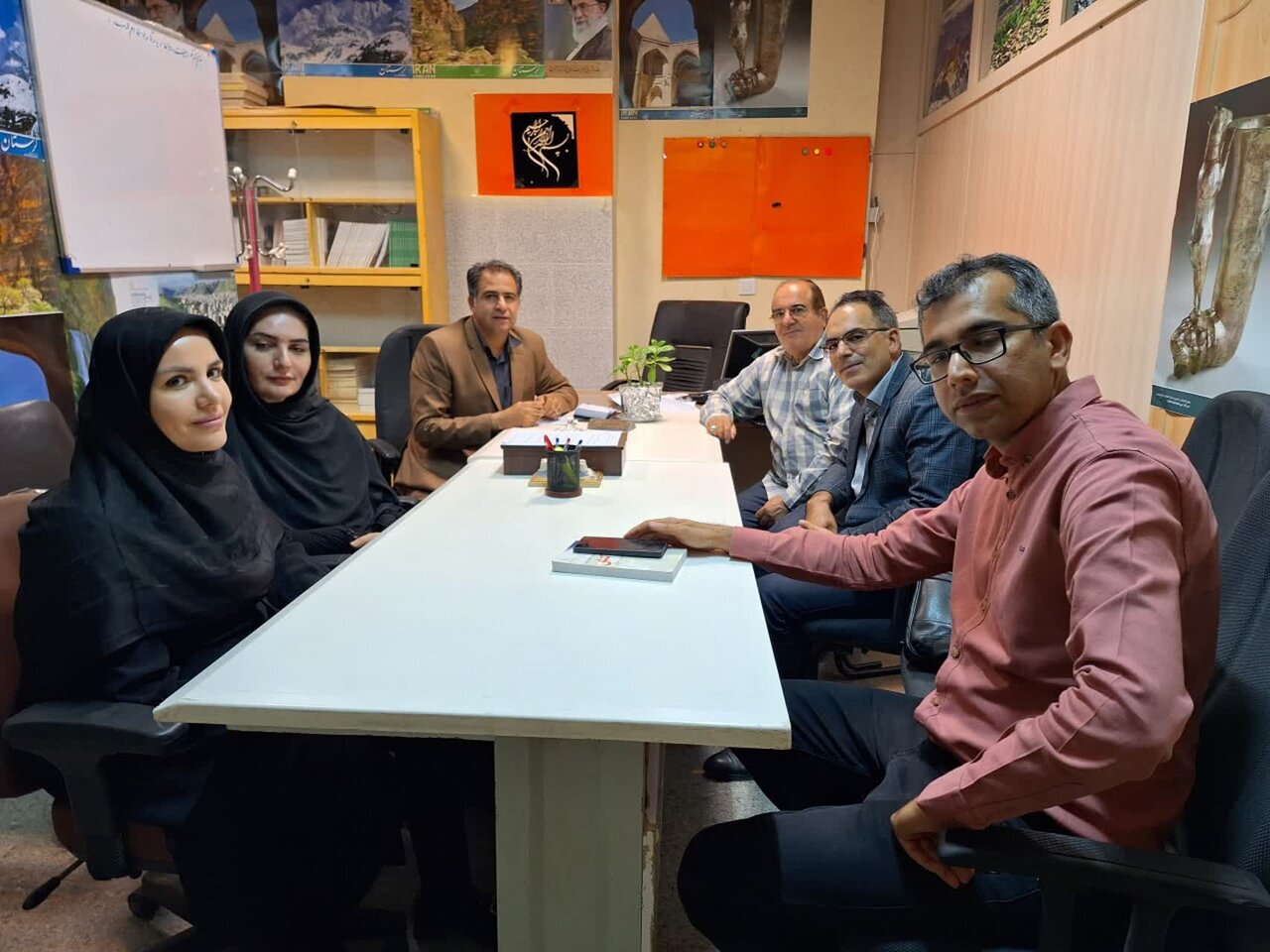 تشکیل کارگروه جامعه پژوهی در بنیاد ایران‌شناسی شعبه لرستان