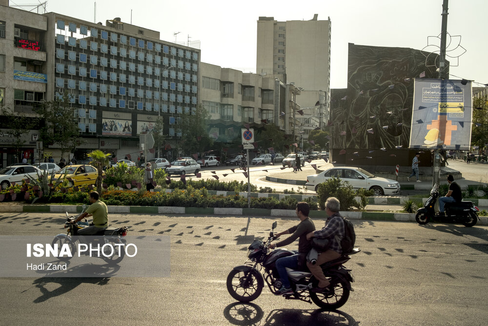 بازپیرایی و ساخت سازه عظیم در میدان انقلاب/ جمع‌آوری سازه‌های سنتی پایتخت