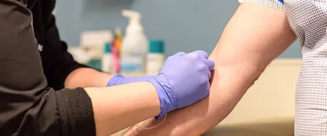 قیمت چکاپ آقایان و عوامل مؤثر بر آن