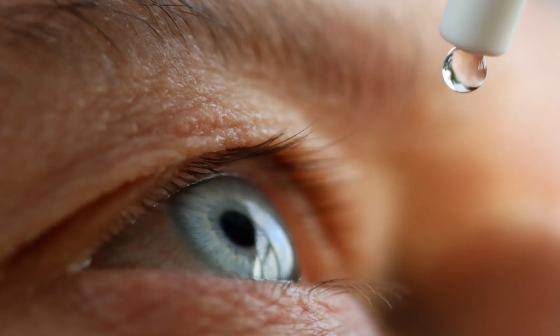 درمان راهنمای کامل پیشگیری و درمان خشکی چشم در هوای سرد